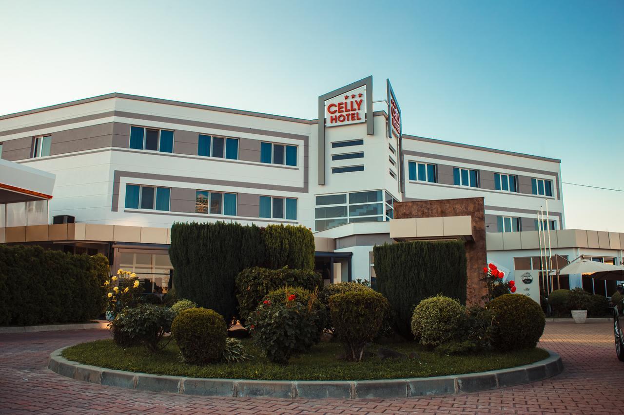 Celly Hotel Piteşti Exterior foto